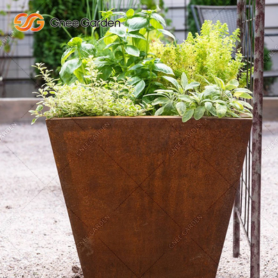 کاشت فلزی بزرگ کورتن برش لیزری در فضای باز سفارشی شده است